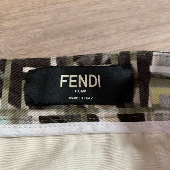 Fendi Burmuda Shorts - Picture 2 of 4